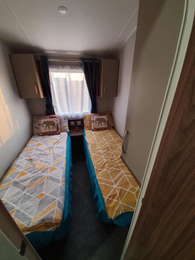 Rj Luxury Caravan Hire With Hot Tub Tattershall Exterior foto