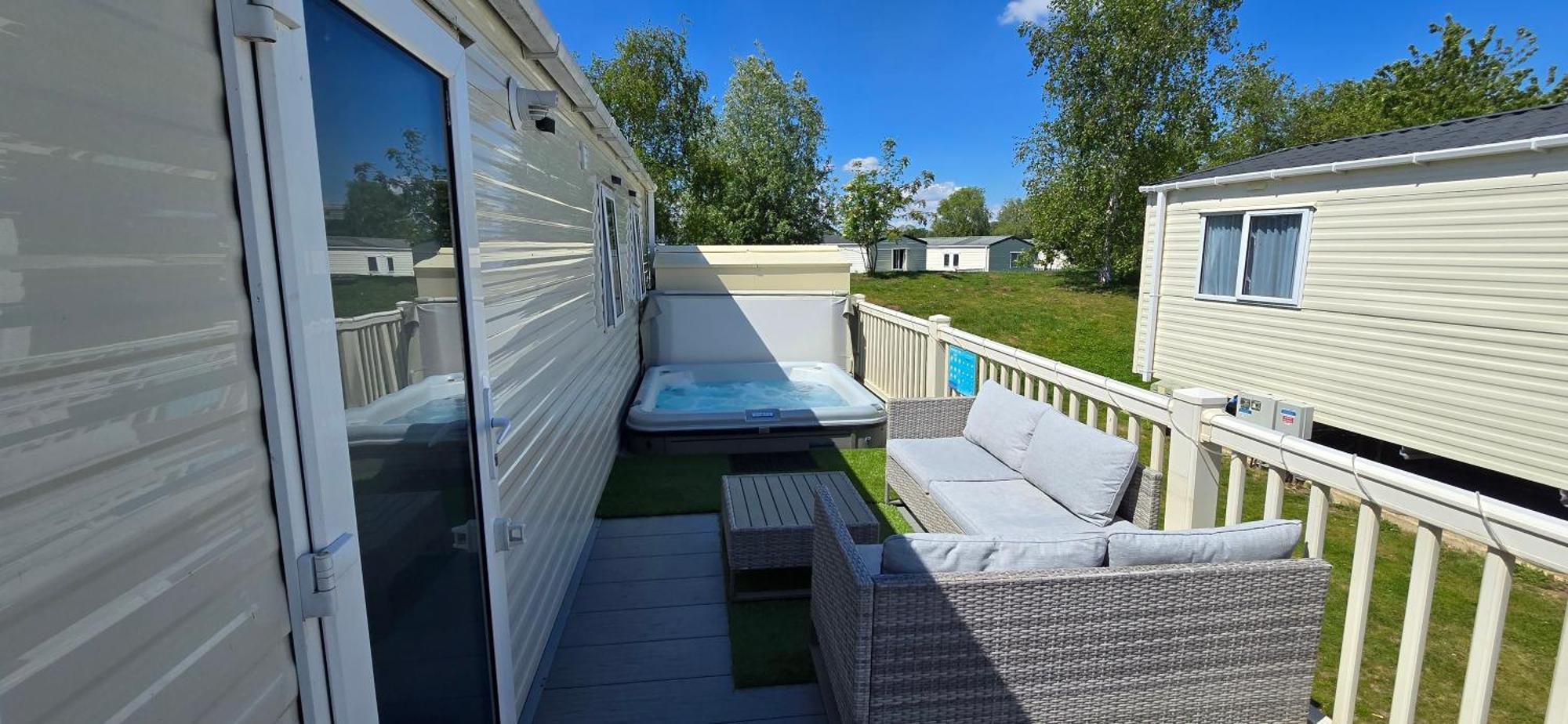 Rj Luxury Caravan Hire With Hot Tub Tattershall Exterior foto