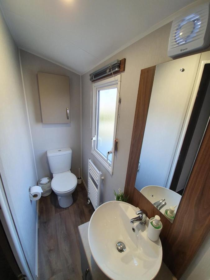 Rj Luxury Caravan Hire With Hot Tub Tattershall Exterior foto